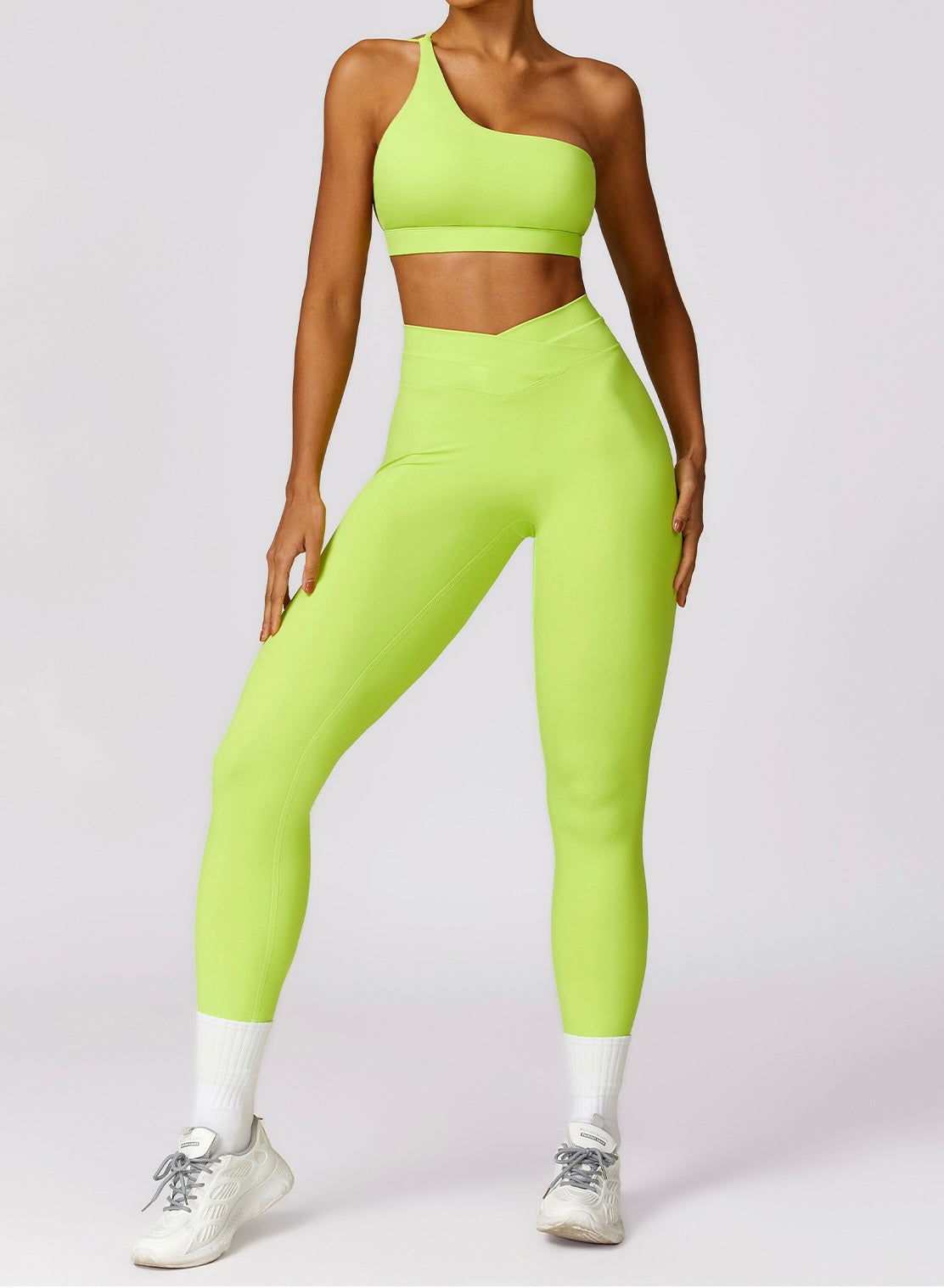 SET DEPORTIVO VERDE LIMON CON TOP DE TIRAS