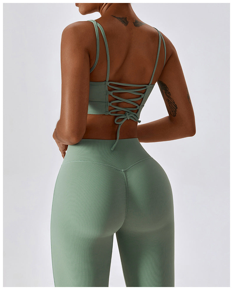 SET DEPORTIVO VERDE LEGGINGS Y TOP TIRAS